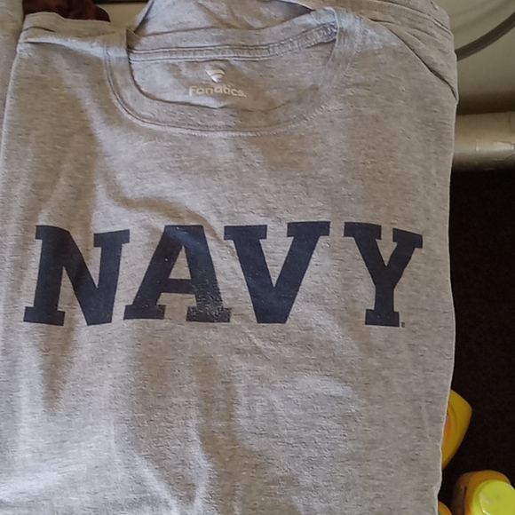 Men's Michigan (5) and Navy (1) T-shirts! - Picture 2 of 4